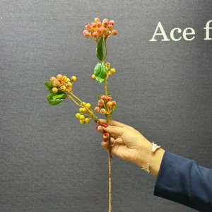 عکس زالزالک مصنوعی قرمز برای دکور منزل